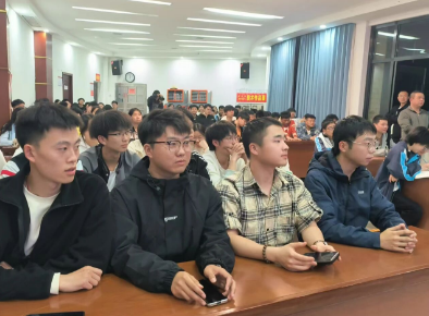 以梦为马，不负韶华 |文正高中4名毕业生返校励志演讲